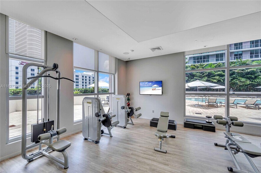 Building Photo - 1100 S Miami Ave