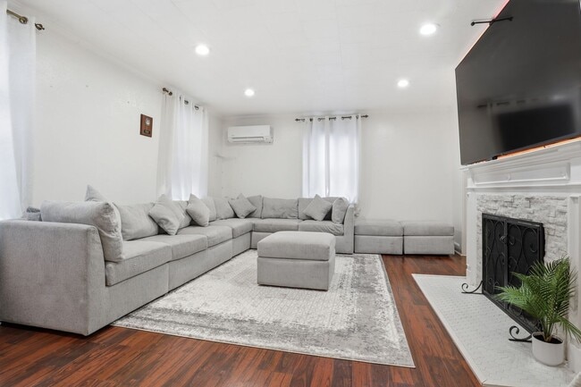 Building Photo - 3015 N 5th St