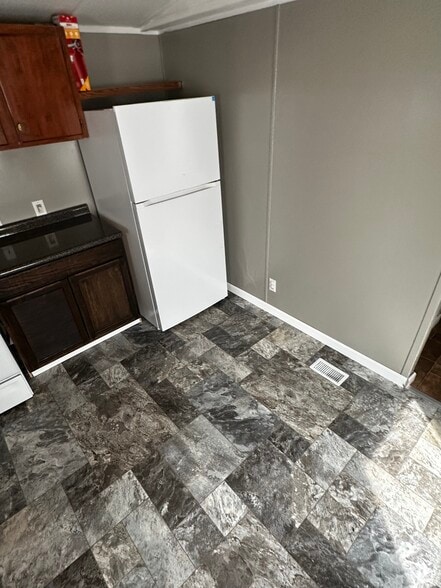 Building Photo - 32 Somerset Dr