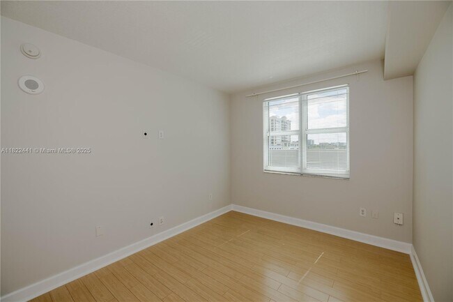 Building Photo - 50 Menores Ave