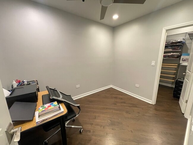 Building Photo - 3230 N Elston Ave