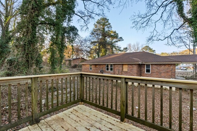 Building Photo - We Bringing Affordable Back - Intown Living - Voucher Approved!