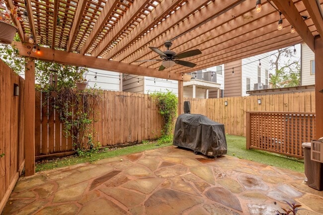 Building Photo - 1524 Birdsall St