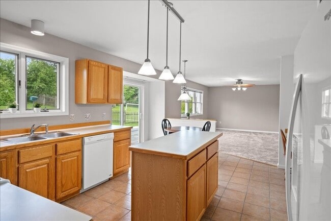 Building Photo - 151 Whitetail Dr