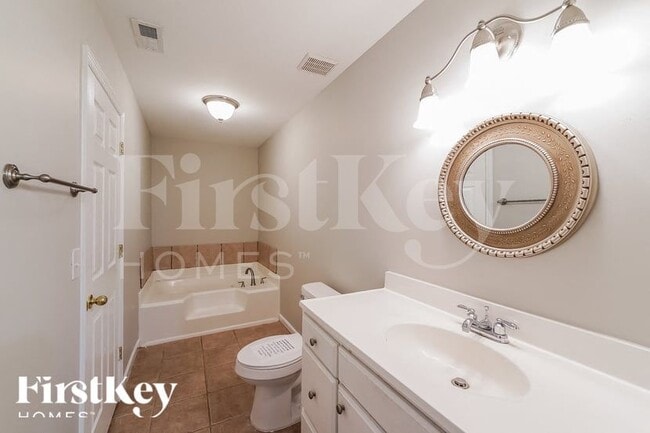 Building Photo - 400 Crooked Creek Ln