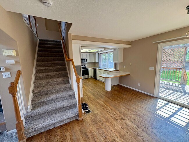 Building Photo - Highlands Ranch 3bed, 3.5 bath
