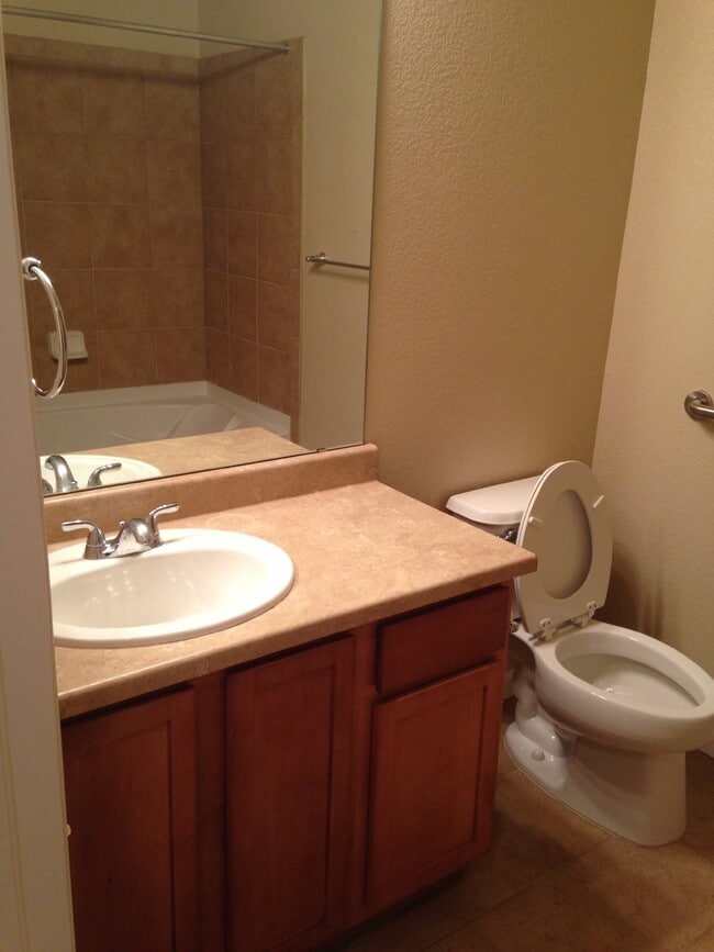 Building Photo - "2-Bed, 2-Bath Condo in The Vallagio – Your Perfect Retreat!"