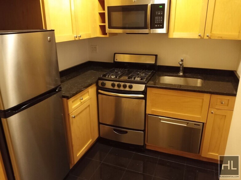 Building Photo - AMSTERDAM AVENUE