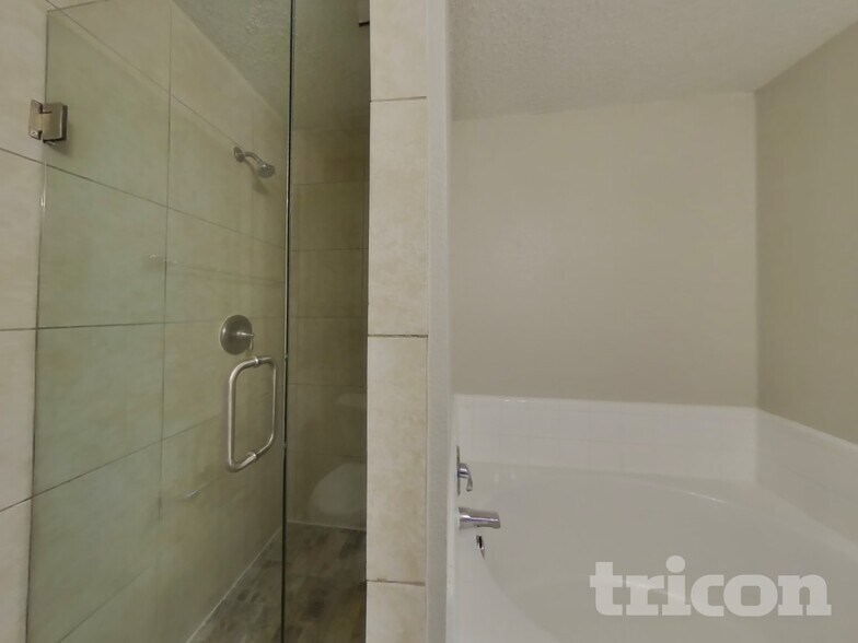 Building Photo - 1516 Warrington Way