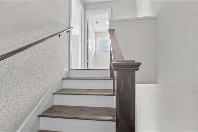 Building Photo - 335 Connecticut St