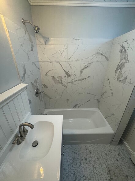 Bathroom - 309 Knox Ave