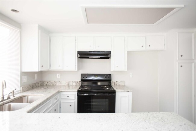 Building Photo - 304 Timberline Dr