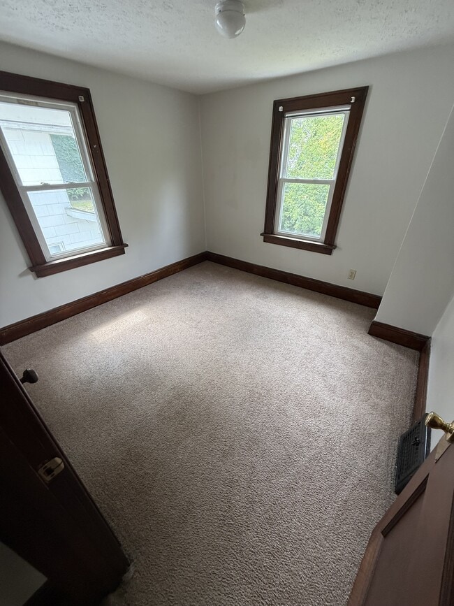 Building Photo - 536 Spicer Street