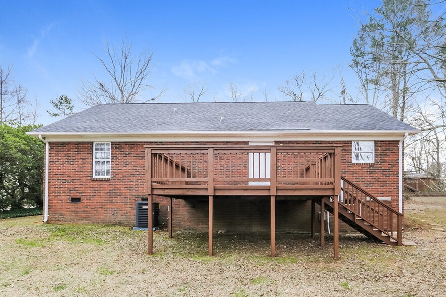 Building Photo - 109 Colonial Cir