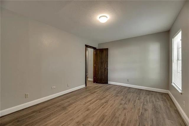 Building Photo - 202 S Willomet Ave