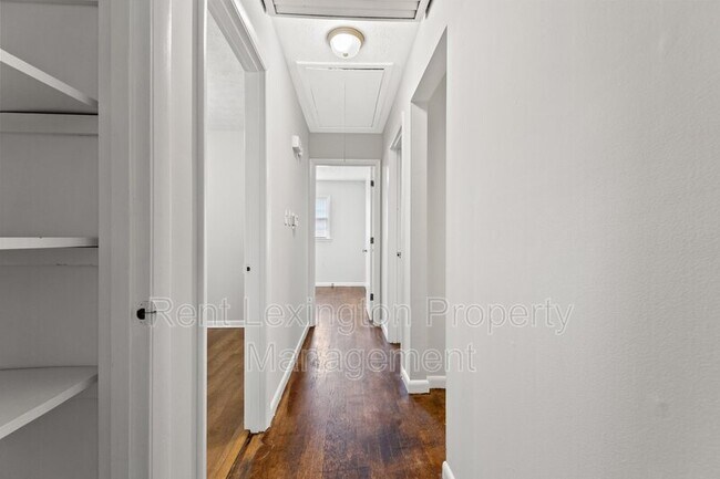 Building Photo - 228 Kenlock Dr