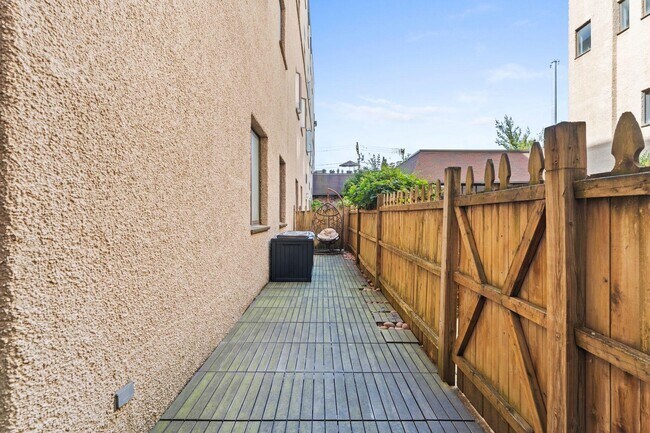 Building Photo - 75 LIBERTY Ave