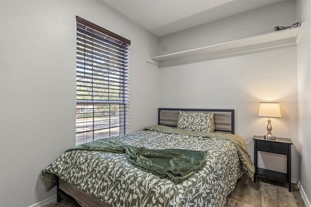 Building Photo - 1522 Oakwood Dr