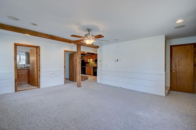 Building Photo - 99 Pine St