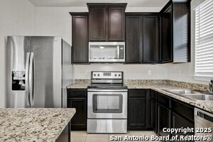 Building Photo - 7923 Bluewater Cove