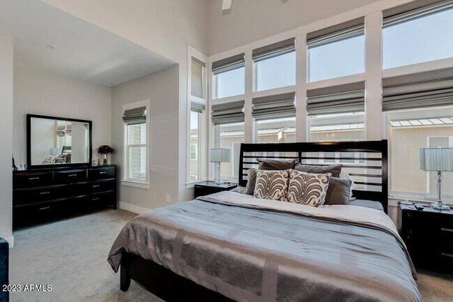 Building Photo - 816 N 3rd Ave