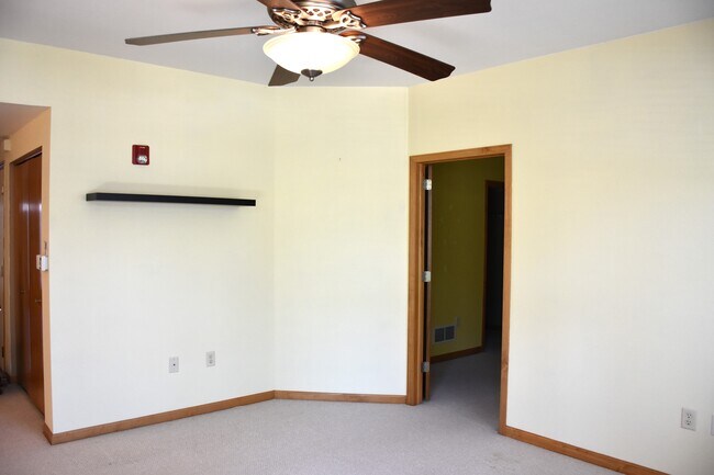 Building Photo - 13360 Fond du Lac Ave