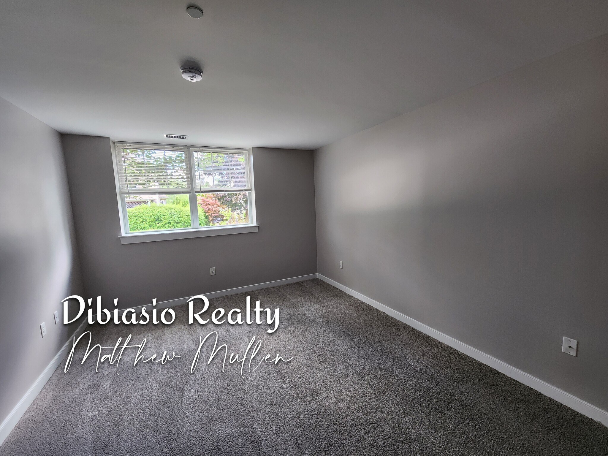 Building Photo - 19 Pond St