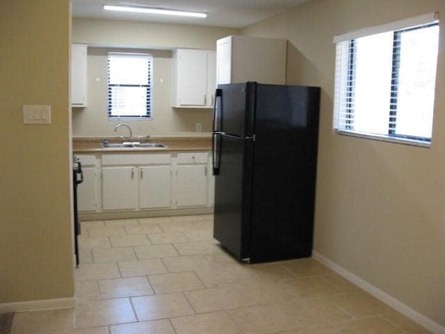 Building Photo - 4726 Caroline St