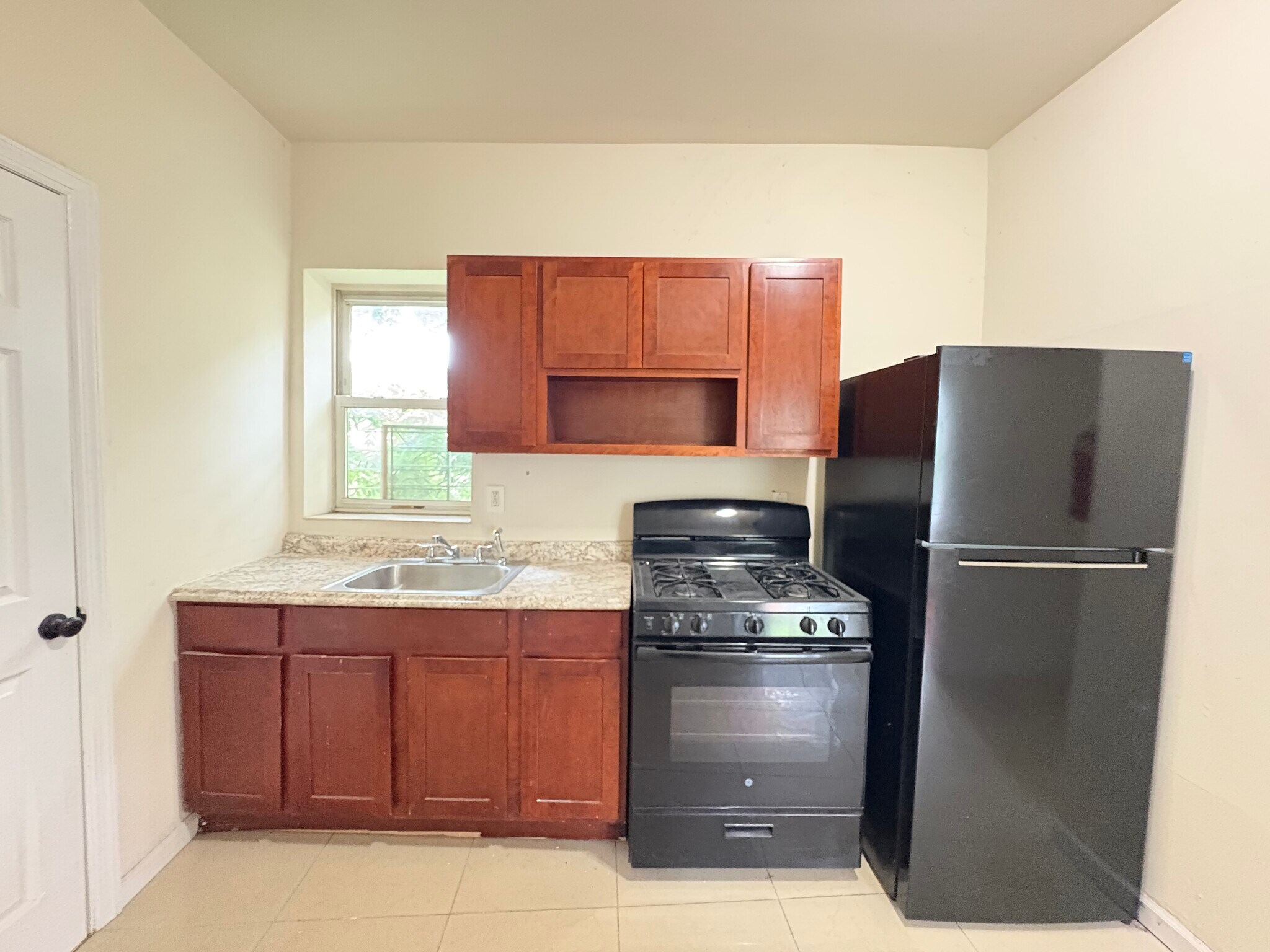 Unit 2 - 45 Jones St