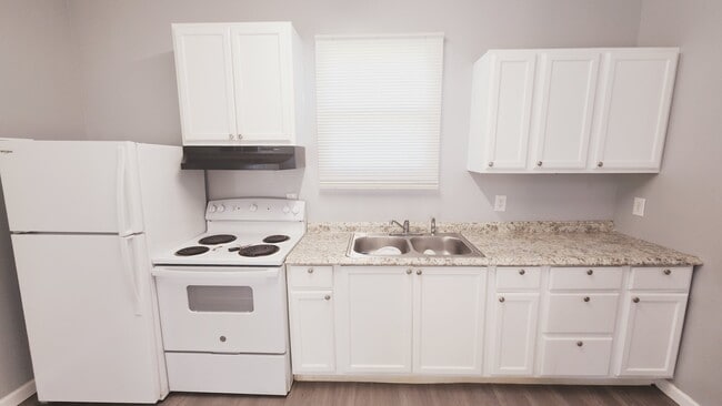 Building Photo - 2102 Adams Ave