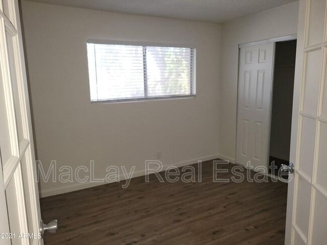 Building Photo - 424 W Brown Rd