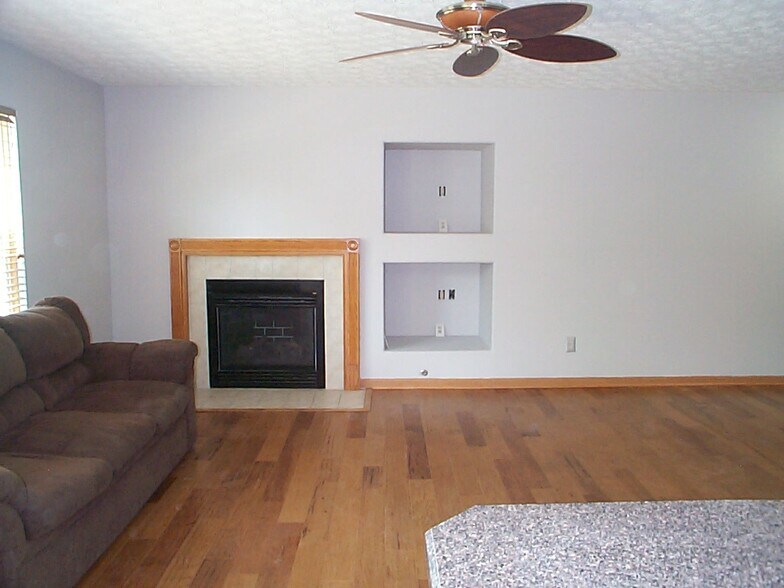 Building Photo - 5775 Coldcreek Dr
