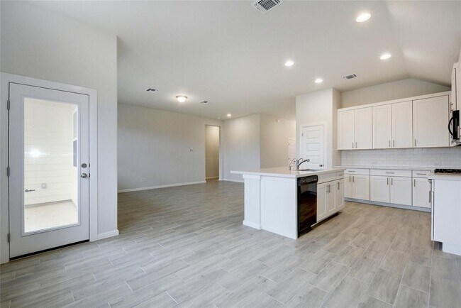 Building Photo - 134 Edgewater Trl