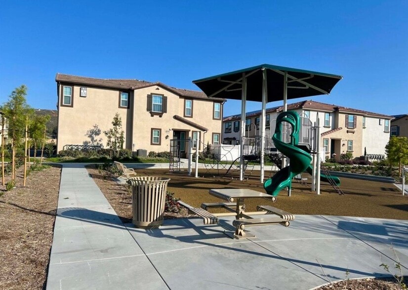 Building Photo - 34495 Agave Dr