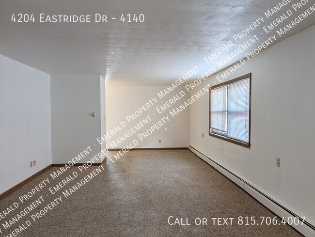 Building Photo - 4204 Eastridge Dr
