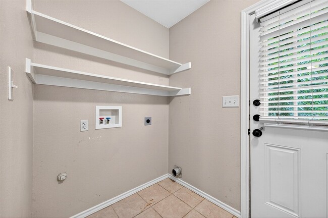 Building Photo - 907 W Birge St