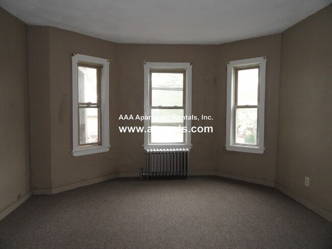 Building Photo - 108 Lyme St