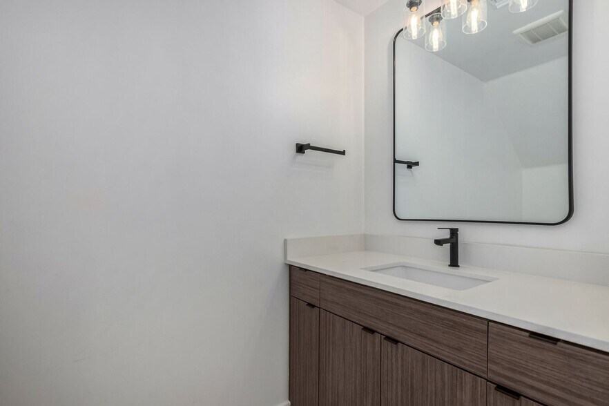 Building Photo - 3107 N 39th St
