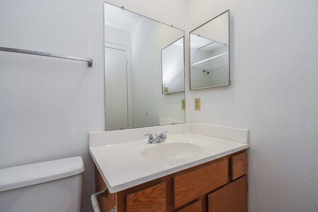 Building Photo - 7822 Greenedge Dr