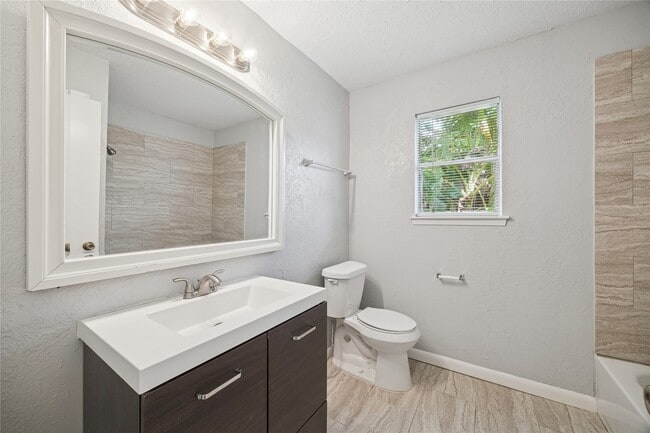 Building Photo - 13838 Beech Hollow Ln