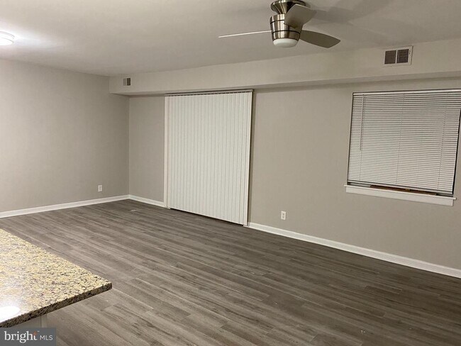 Building Photo - 6220 Edsall Rd