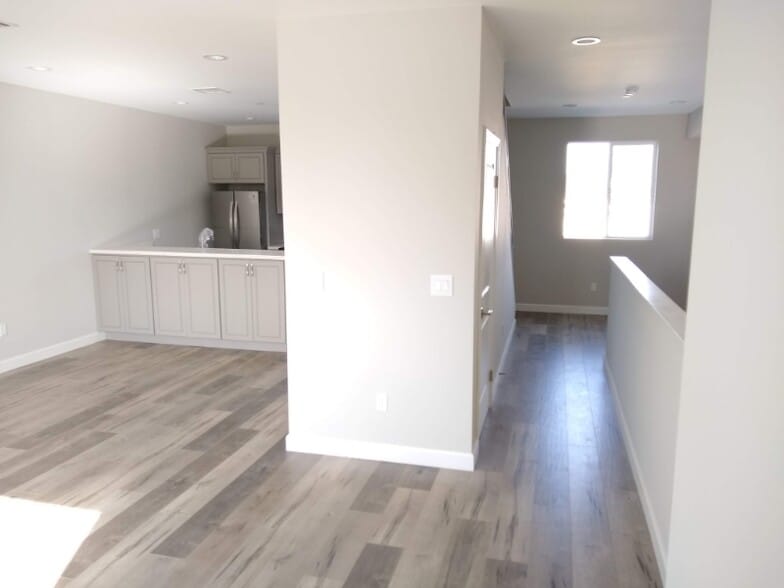 Building Photo - 12120 La Maida St