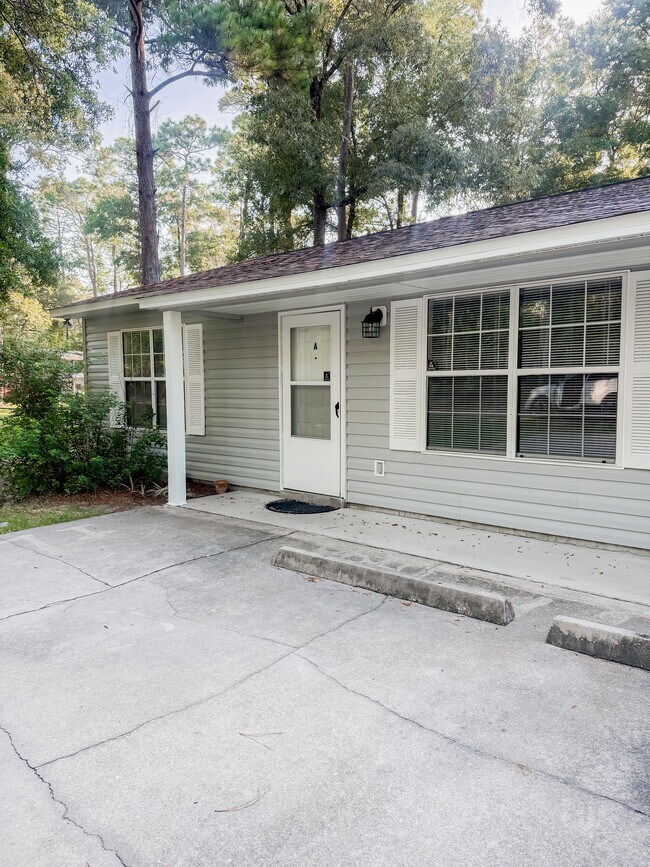 Building Photo - 953A Old Woodville Rd