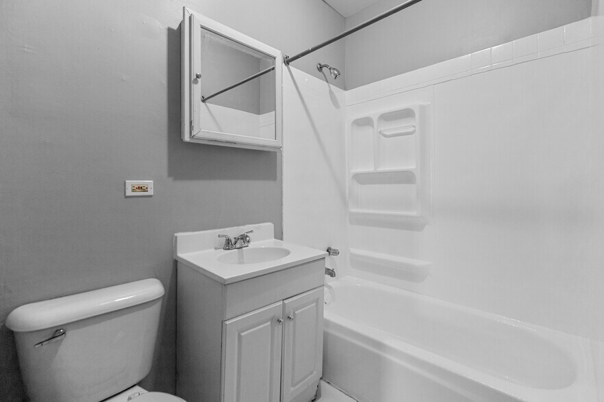 Building Photo - 2313 W McLean Ave