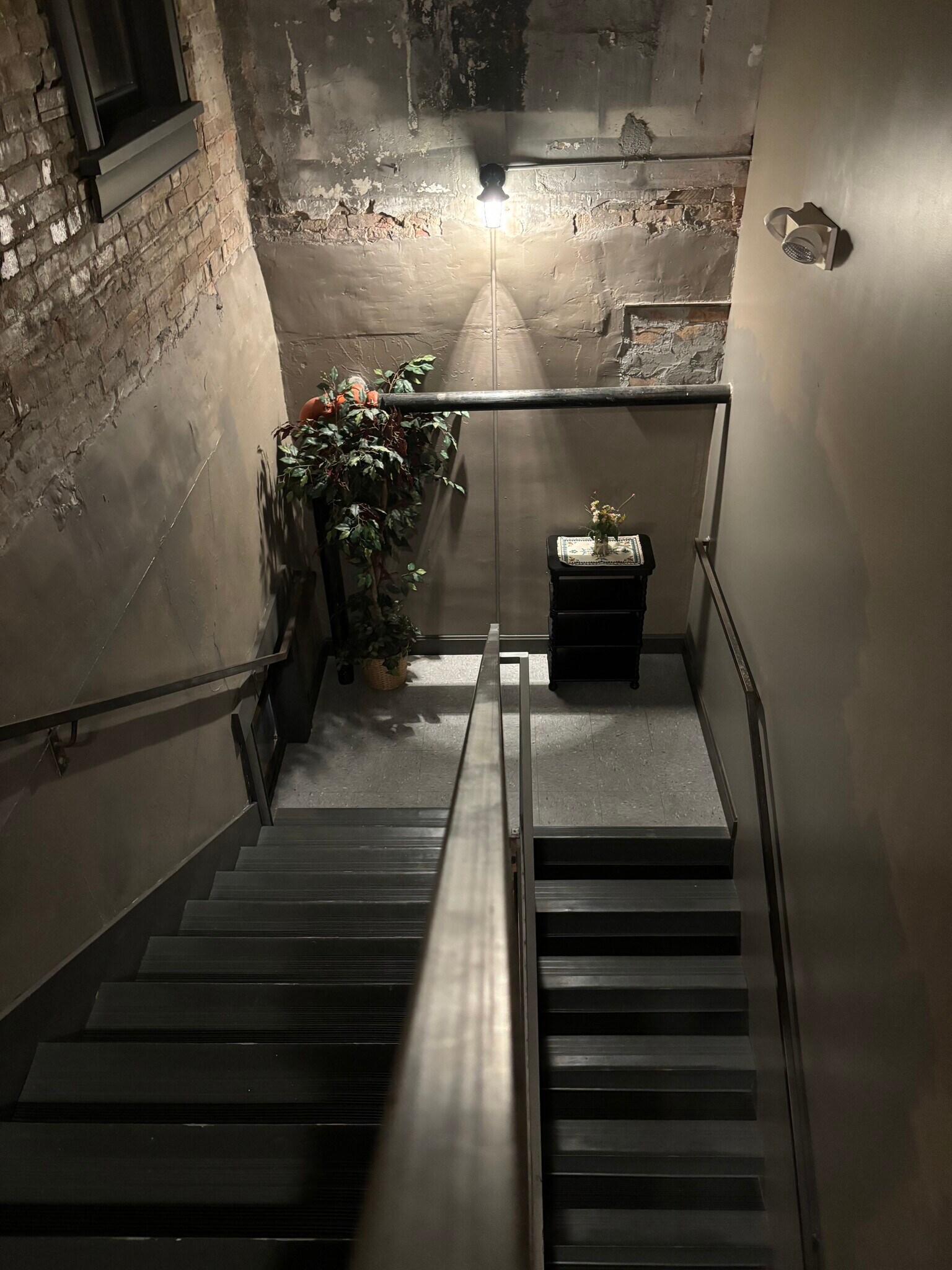 Stairwell outside loft - 225 E Blaine Ln