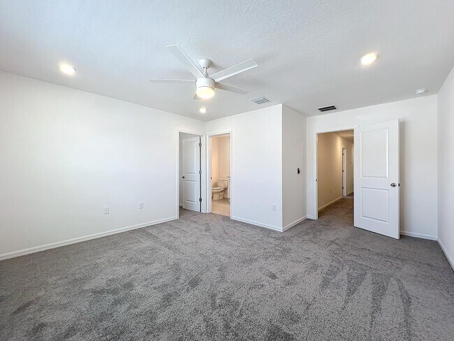 Building Photo - 3886 Academia Ave