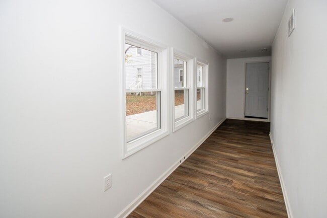 Building Photo - 17645 Lakeport Ave