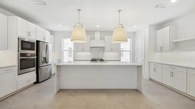 Primary Photo - 2183 E South St