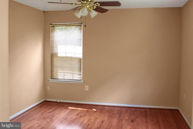 Building Photo - 3032 Churchill Ct