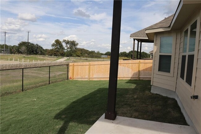 Building Photo - 913 Wolcott Dr